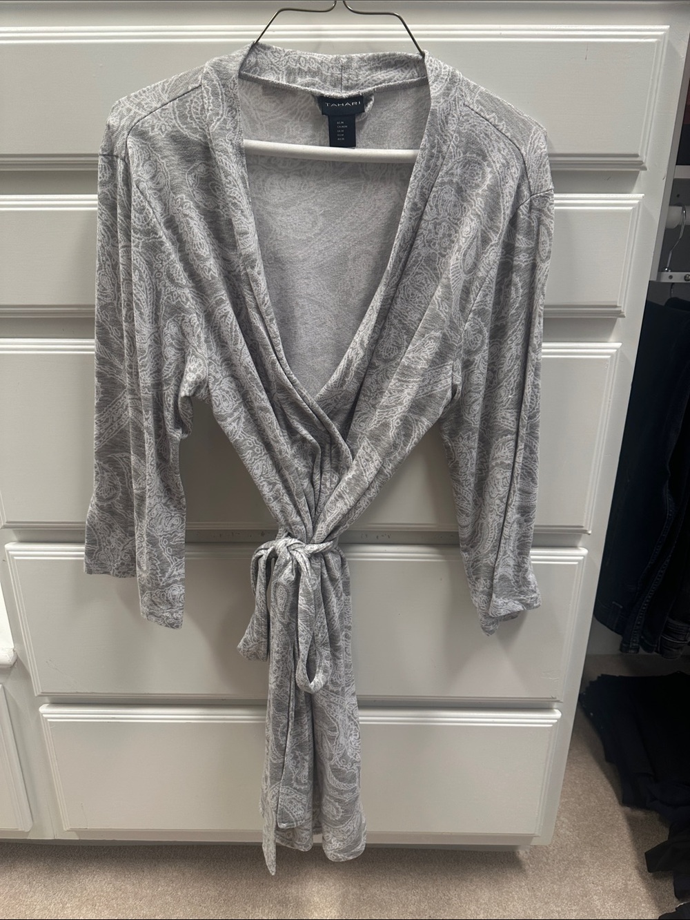 Tahari Light Gray Paisley Tie-Front Wrap Robe